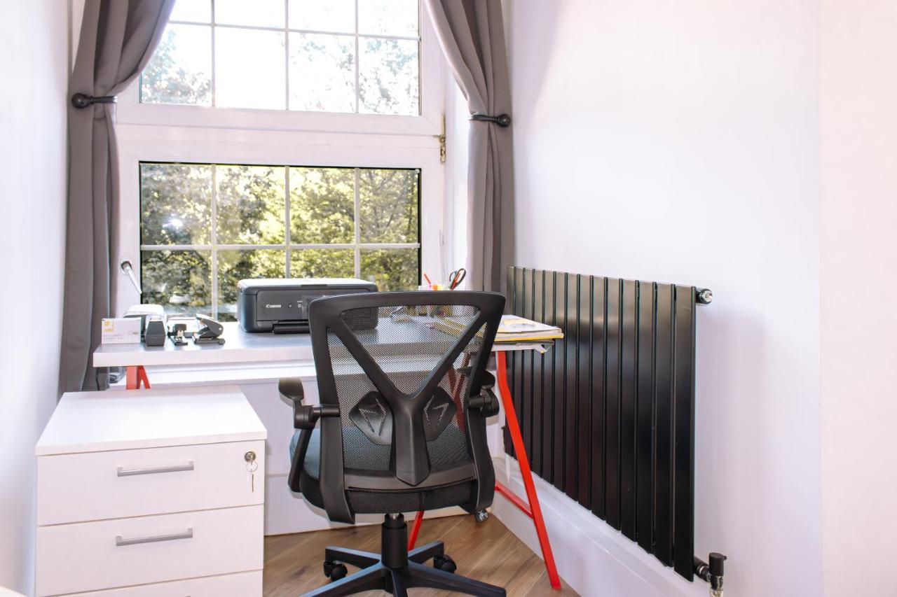 Nice 4 Bedroom Apartment Near City Centre 2-Min Walk To Metro !! Business & Family Friendly!! London Ngoại thất bức ảnh