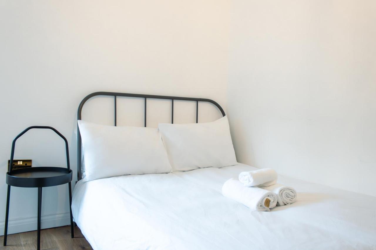 Nice 4 Bedroom Apartment Near City Centre 2-Min Walk To Metro !! Business & Family Friendly!! London Ngoại thất bức ảnh