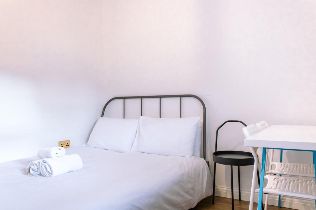 Nice 4 Bedroom Apartment Near City Centre 2-Min Walk To Metro !! Business & Family Friendly!! London Ngoại thất bức ảnh